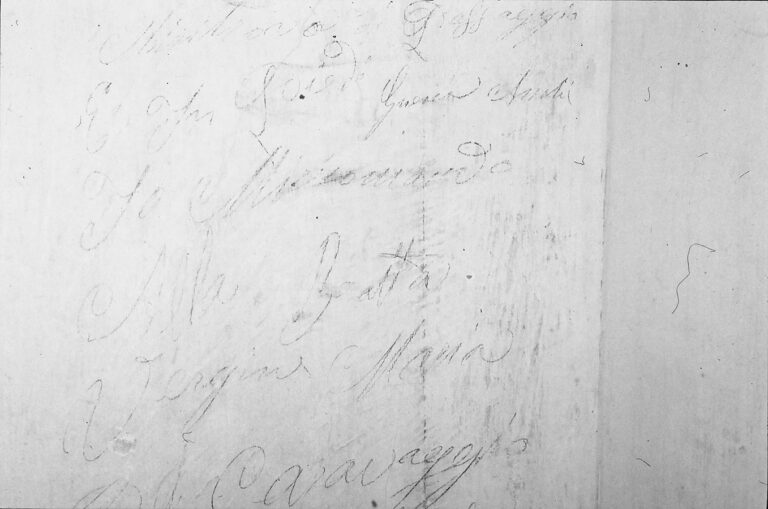 Santuario della Madonna di Caravaggio: le scritte murali ottocentesche.