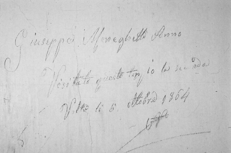 Santuario della Madonna di Caravaggio: le scritte murali ottocentesche.