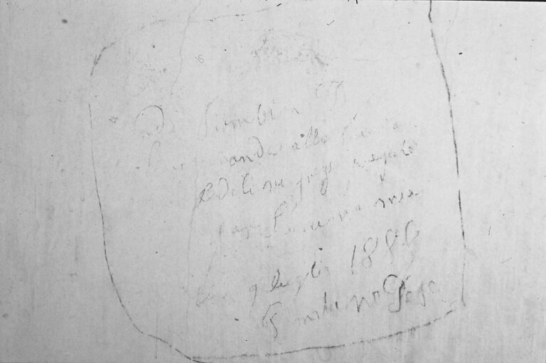 Santuario della Madonna di Caravaggio: le scritte murali ottocentesche.