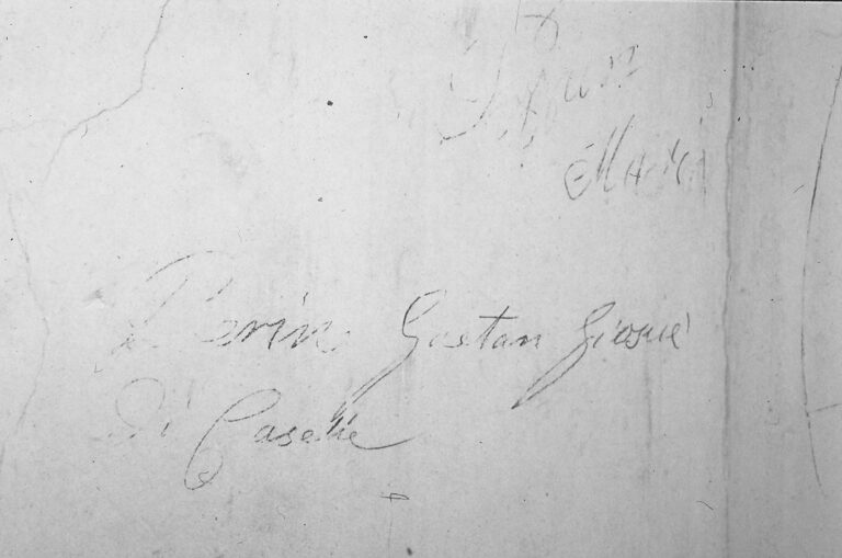 Santuario della Madonna di Caravaggio: le scritte murali ottocentesche.