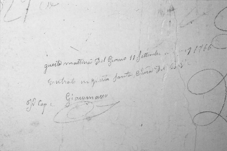 Santuario della Madonna di Caravaggio: le scritte murali ottocentesche.