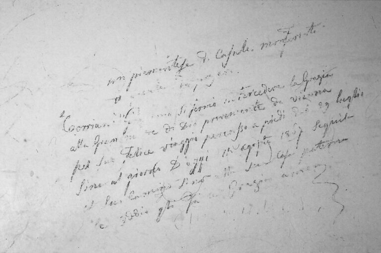 Santuario della Madonna di Caravaggio: le scritte murali ottocentesche.