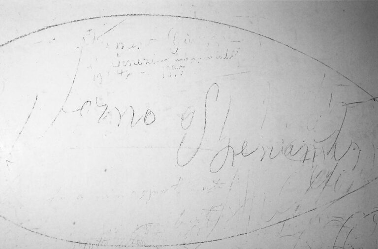 Santuario della Madonna di Caravaggio: le scritte murali ottocentesche.