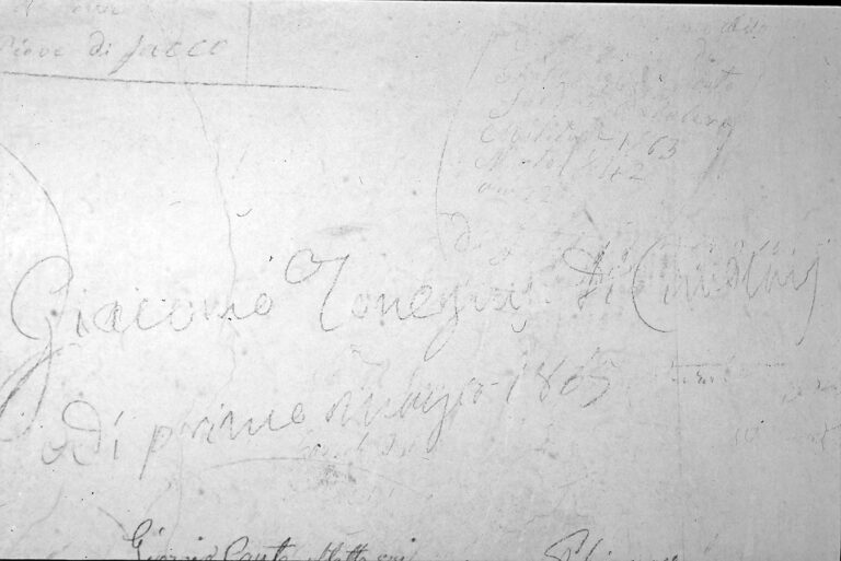 Santuario della Madonna di Caravaggio: le scritte murali ottocentesche.