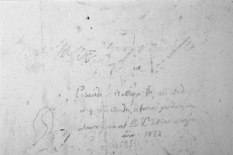 Santuario della Madonna di Caravaggio: le scritte murali ottocentesche.