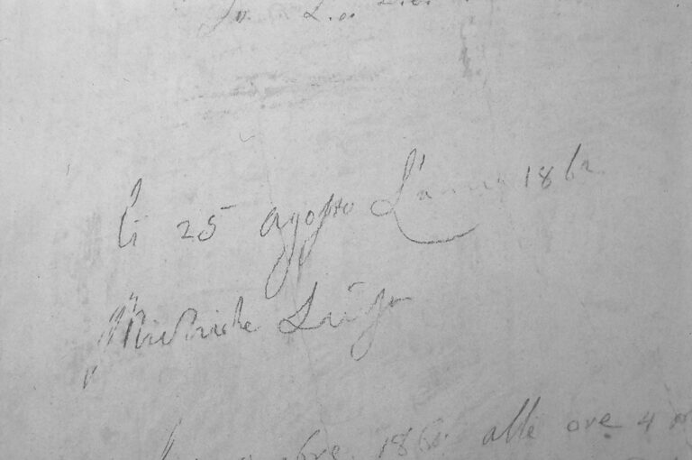 Santuario della Madonna di Caravaggio: le scritte murali ottocentesche.