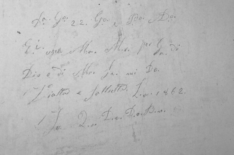 Santuario della Madonna di Caravaggio: le scritte murali ottocentesche.