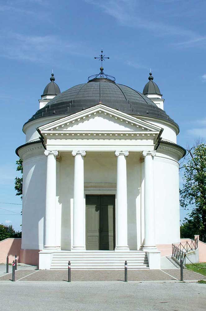 Il Santuario della Madonna di Caravaggio, 2005. Il Santuario della Madonna di Caravaggio, 2005.